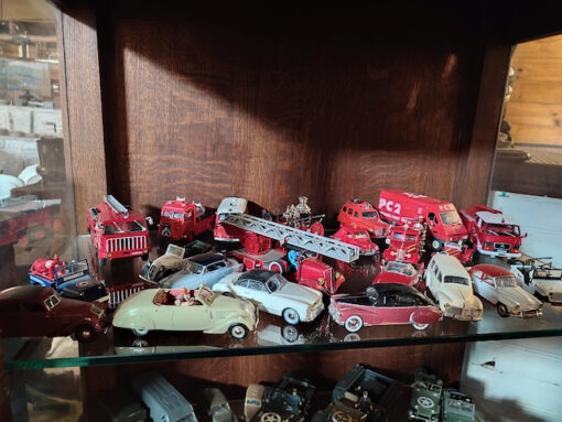 voitures miniatures ▷ Puces d'Oc ▷ Brocante En Ligne Antiquités ▷ Meubles  Objets Déco Toulouse