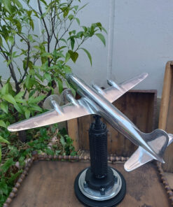 avion douglas dc-4