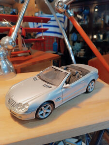 Voitures Miniatures 1/18ème Brocante Antiquités Objets Déco