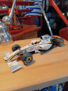 Voitures Miniatures 1/18ème Brocante Antiquités Objets Déco