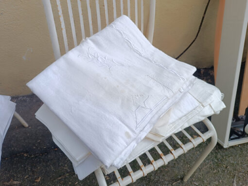 Linge Ancien Draps brodés et Divers – Image 4