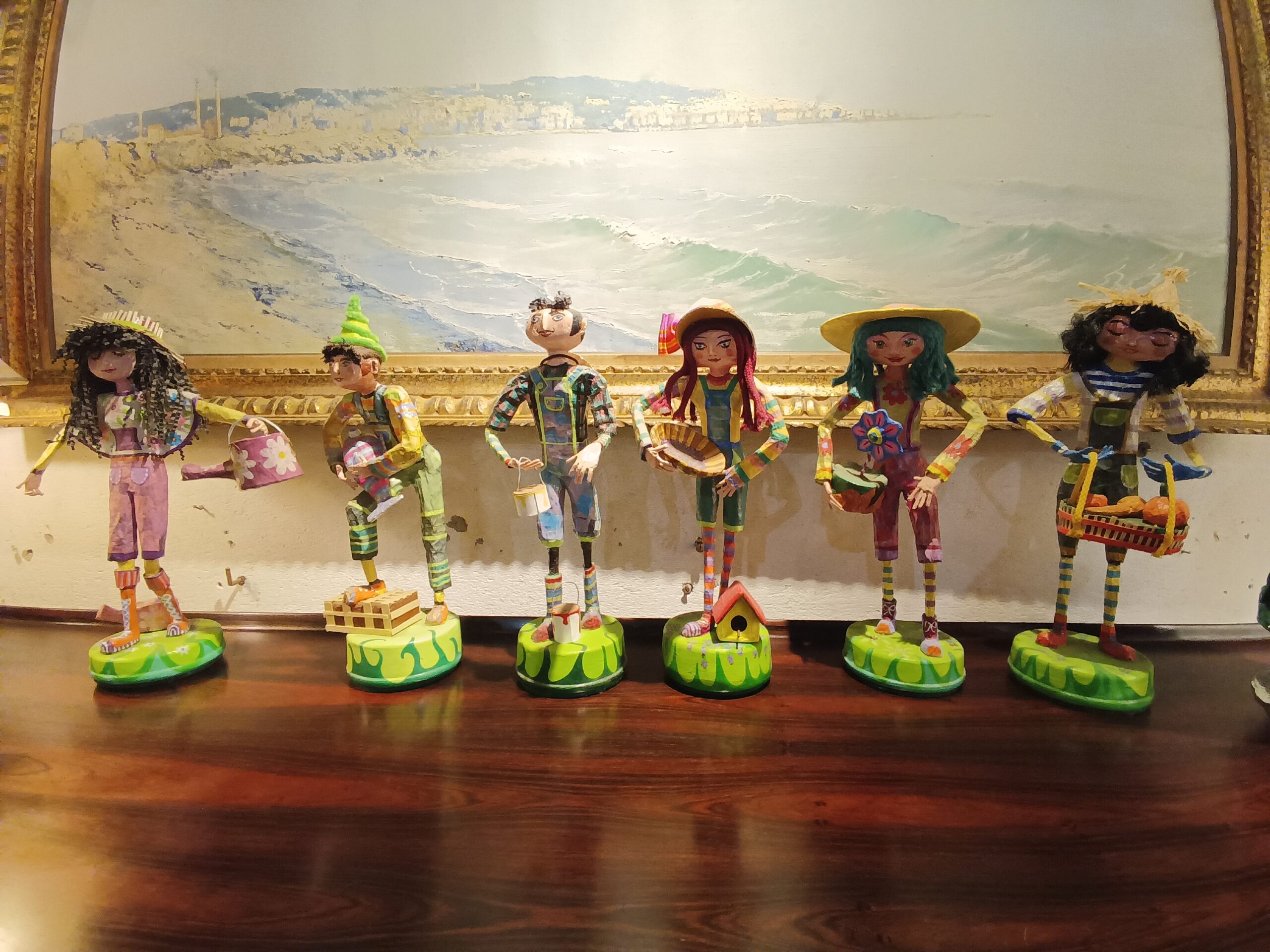 figurines papier maché