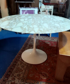 table saarinen