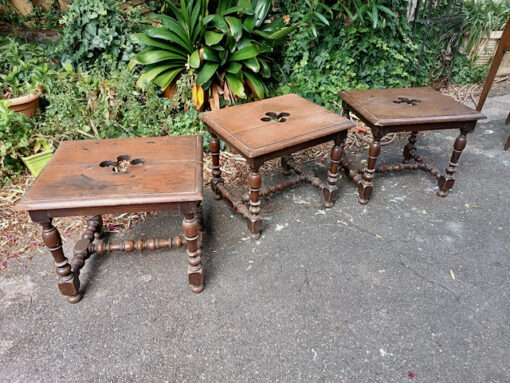 Tabourets Anciens en Chêne (série de trois) Epoque XIXème – Image 2
