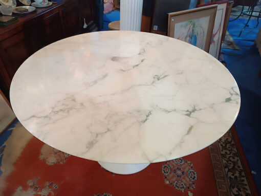 Table Saarinen pied Tulipe plateau Marbre 120cm Edition Knoll Studio – Image 4