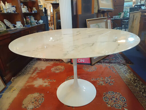 Table Saarinen pied Tulipe plateau Marbre 120cm Edition Knoll Studio – Image 5