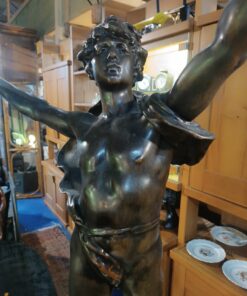 Alternative view of Régule Le Triomphe Louis Auguste Moreau , Statue d'un Athlète de la Rome Antique