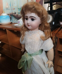 Alternative view of Poupée Eden BB