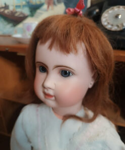 Alternative view of Poupée Steiner A 19 Le Parisien