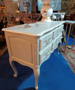 Alternative view of Commode peinte de Style Louis XV Epoque XXème