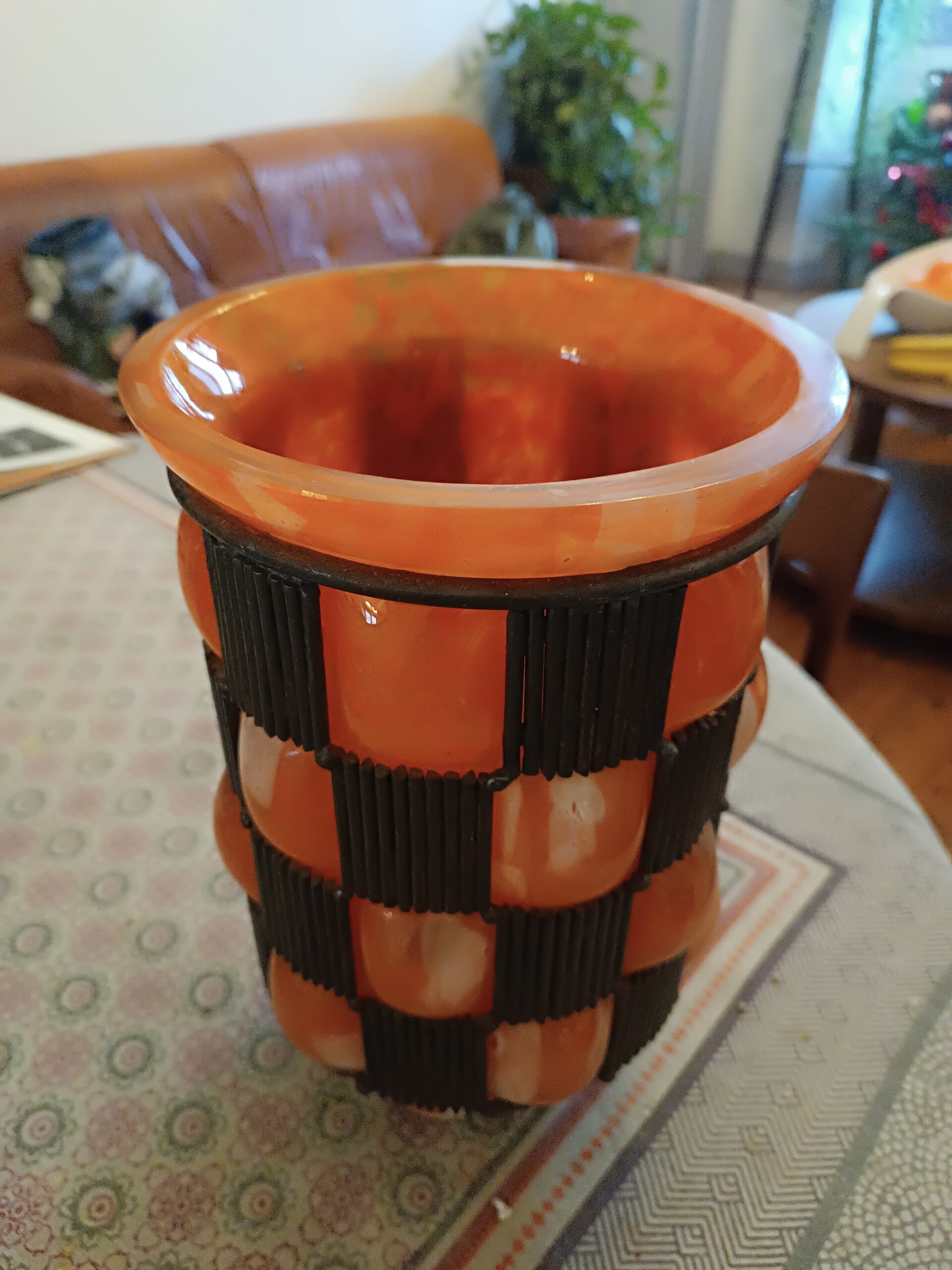 Vase Art Déco Pâte de Verre soufflée dans une armature en Fer Forgé attribution Daum/Majorelle – Image 2