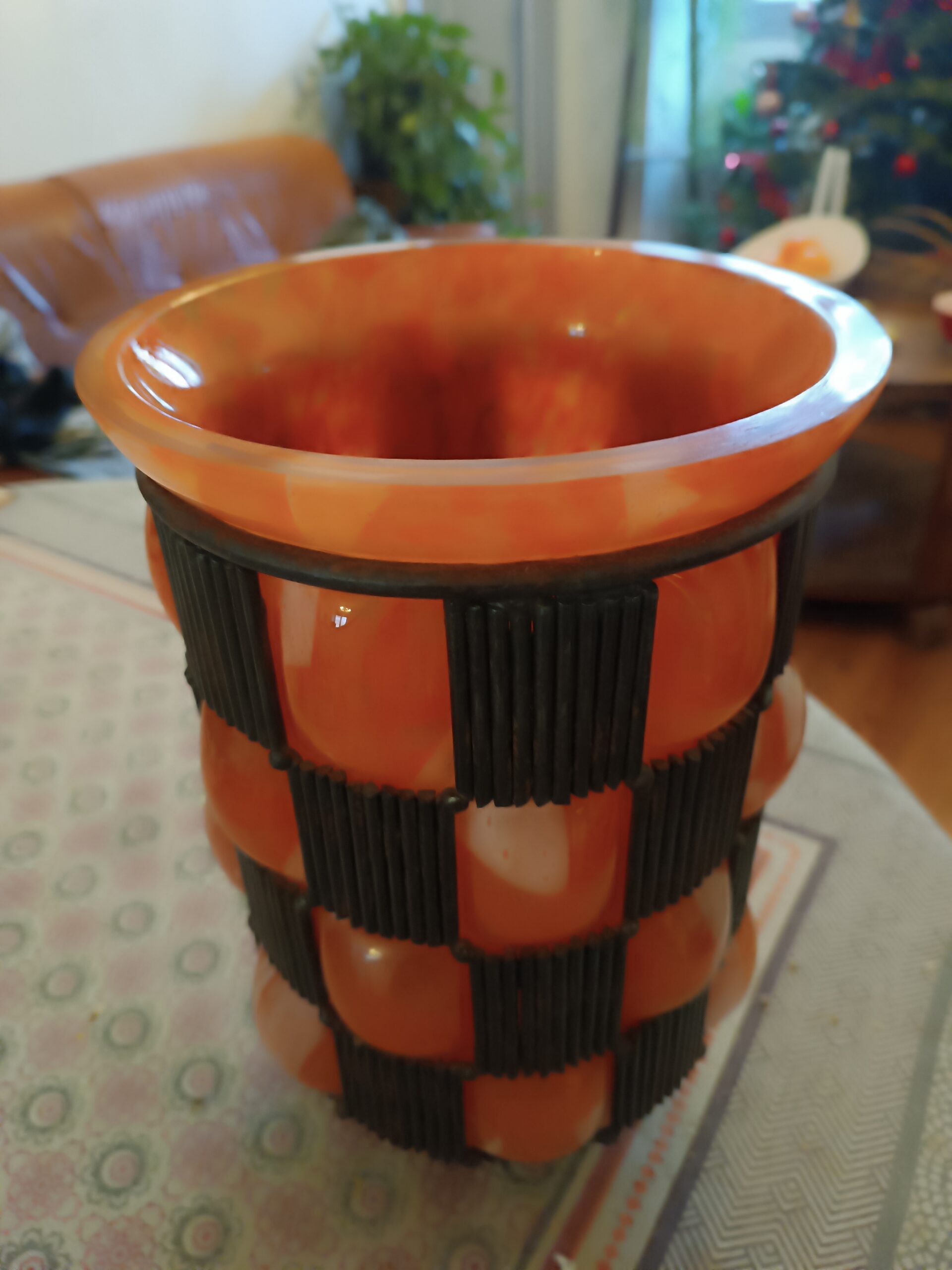 Vase Art Déco Pâte de Verre soufflée dans une armature en Fer Forgé attribution Daum/Majorelle – Image 3