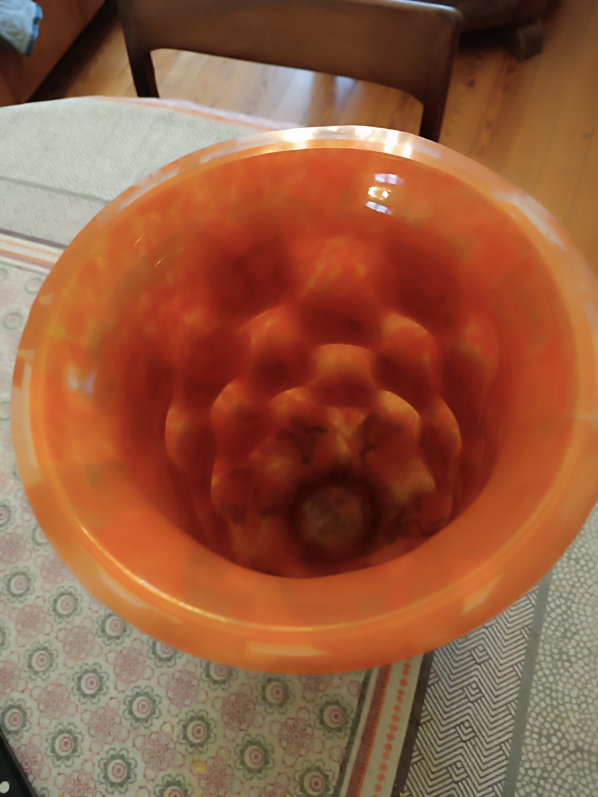 Vase Art Déco Pâte de Verre soufflée dans une armature en Fer Forgé attribution Daum/Majorelle – Image 4