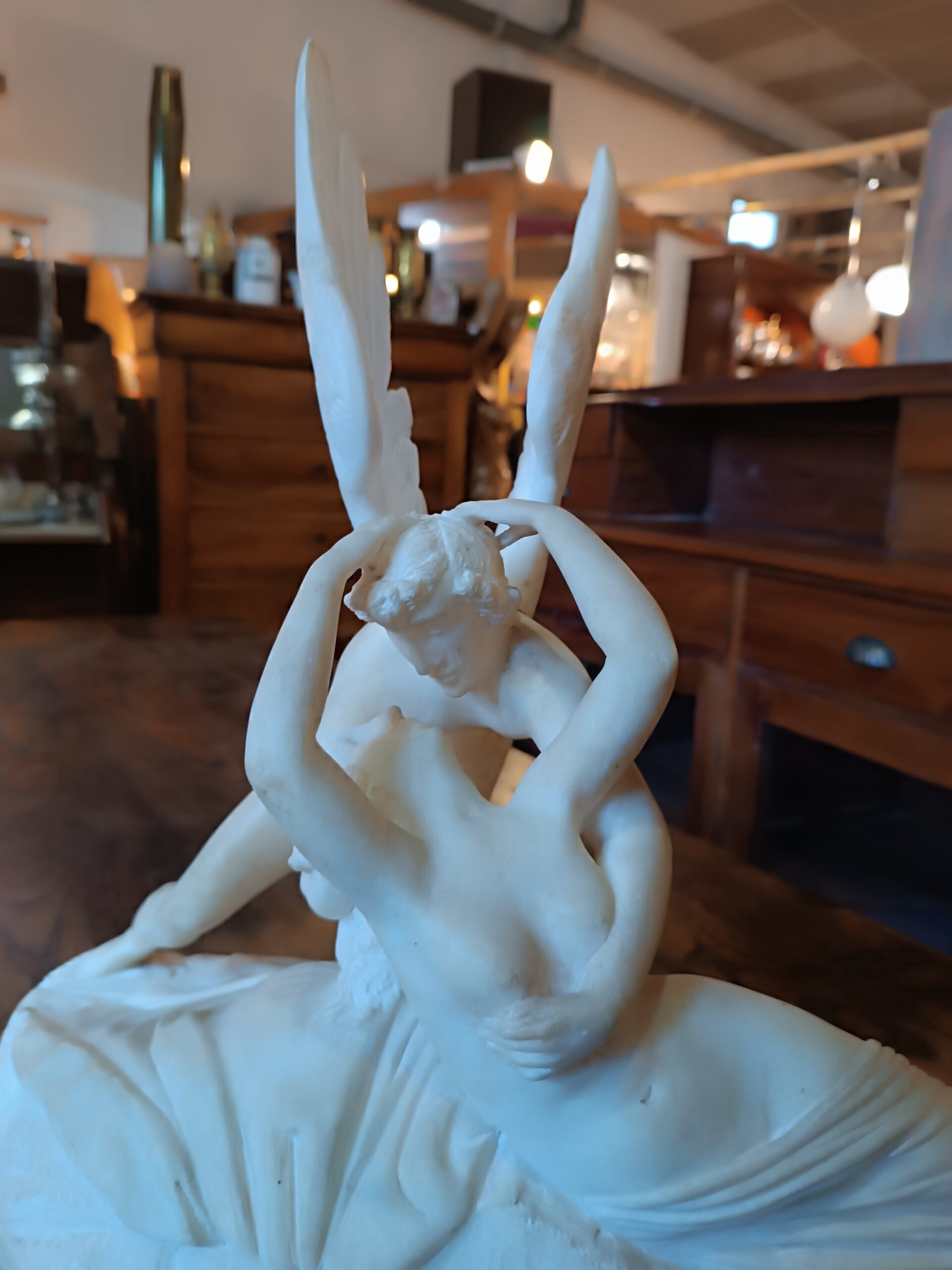 Sculpture Canova (d'après) en Albâtre "Psyché ranimée par le baiser de l'amour délivré par Eros" Epoque XXème – Image 4