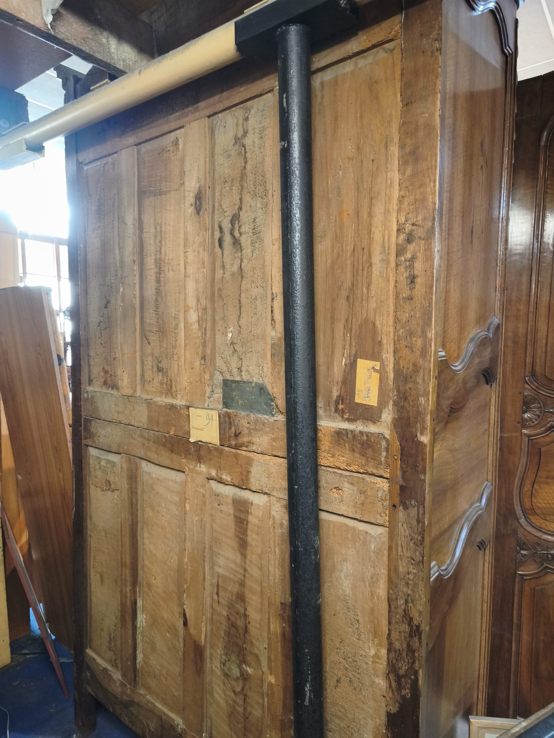 Armoire Provençale de mariage Louis XV Epoque fin XVIIIème en Noyer – Image 24