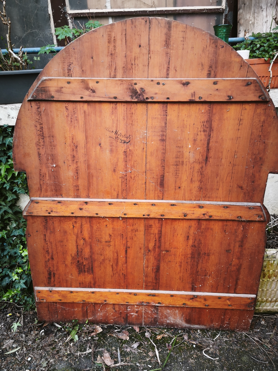 Pyrogravure sur Bois "Trophées de Chasse" signée et datée au dos 1909 – Image 9