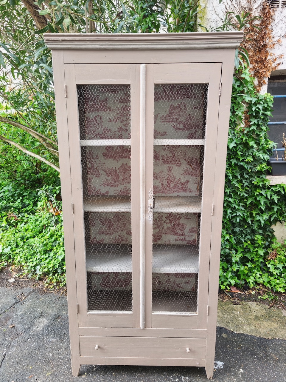 Armoire Parisienne Patinée portes grillagées – Image 6