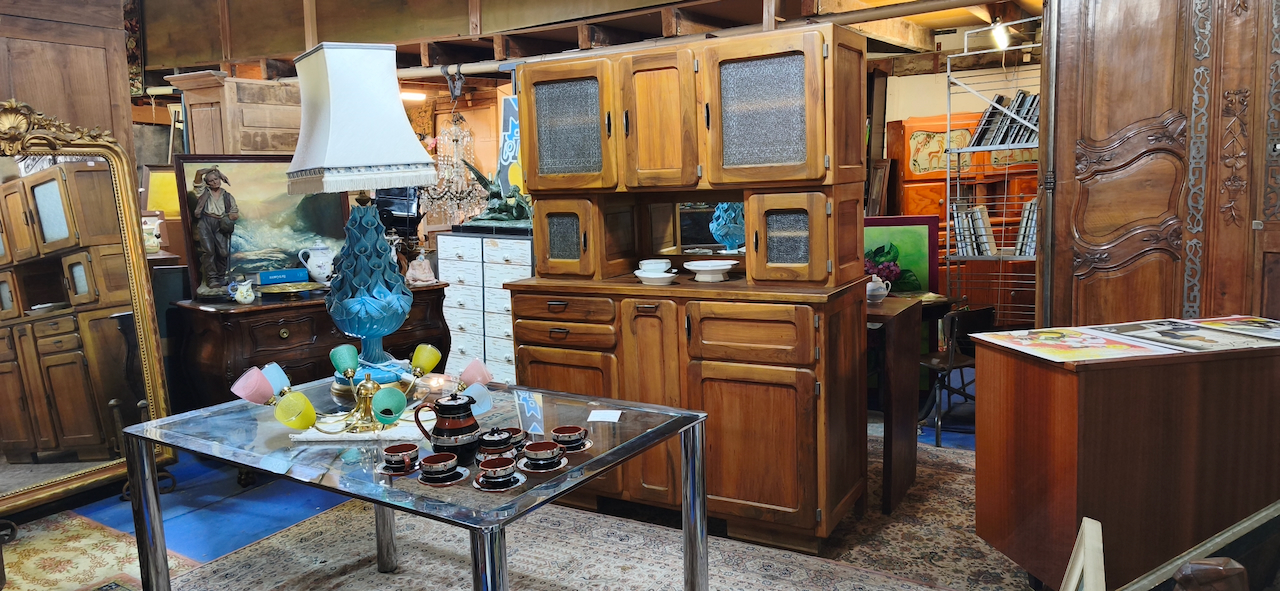 Buffet Mado en Noyer Vintage des Années 40 – Image 2