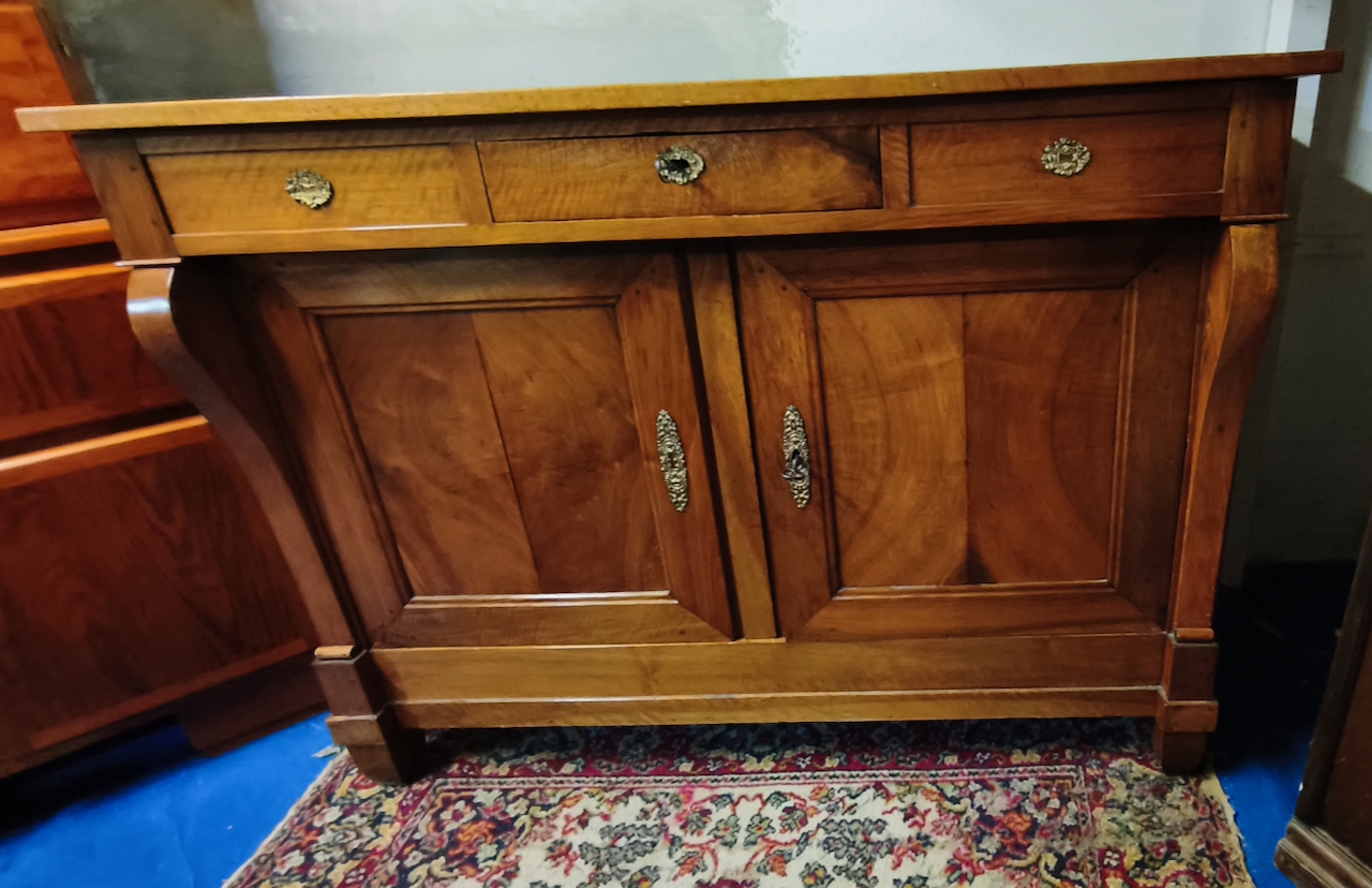 Buffet Restauration à crosses en Noyer Massif Epoque XIXème – Image 3