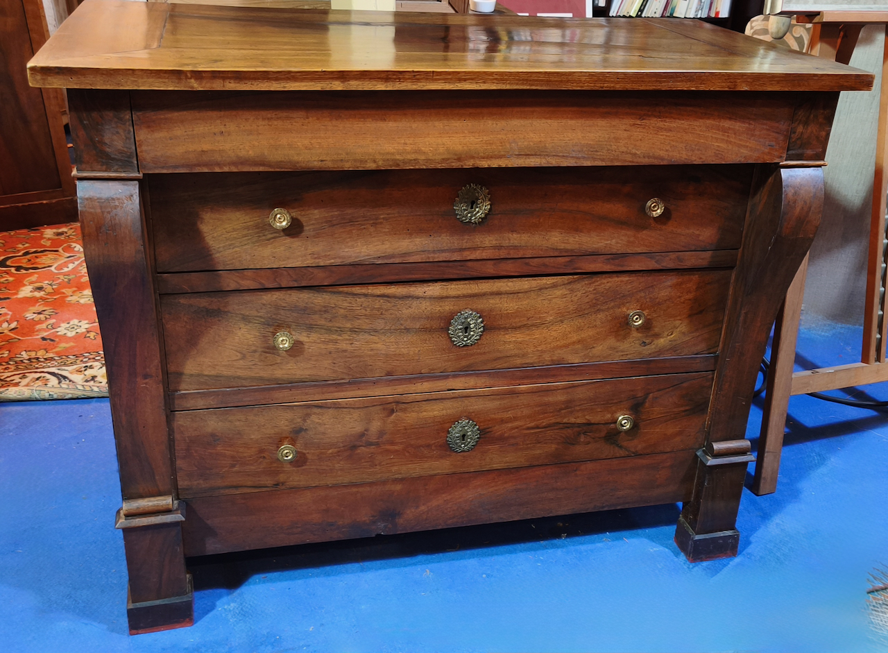 Commode Restauration Epoque XIXème en Noyer massif – Image 2