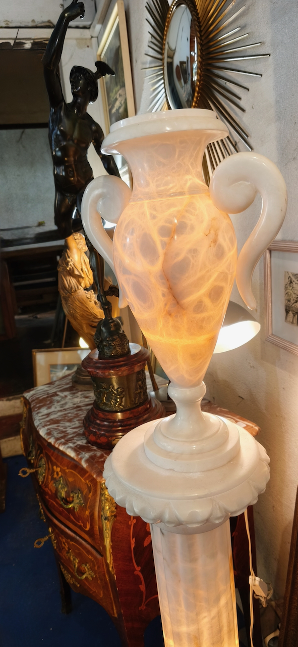 Lampe sur Colonne illuminé en Albâtre Epoque XXème – Image 2