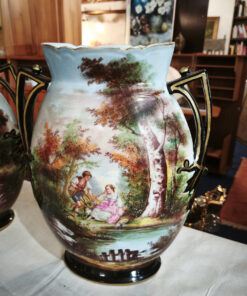 Vases balustres à anses ( paire) en Porcelaine Epoque XIXème – Image 2