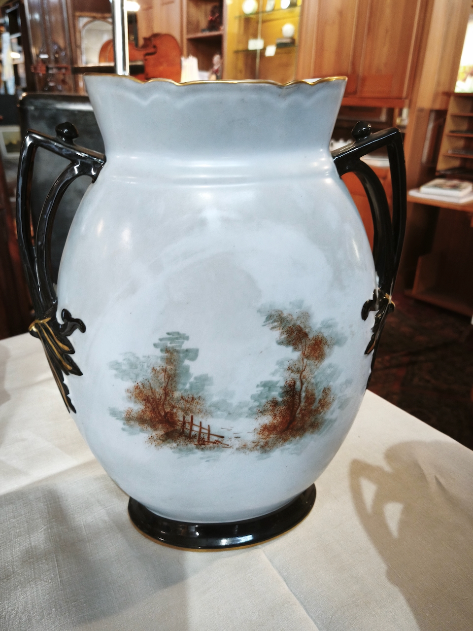 Vases balustres à anses ( paire) en Porcelaine Epoque XIXème – Image 5