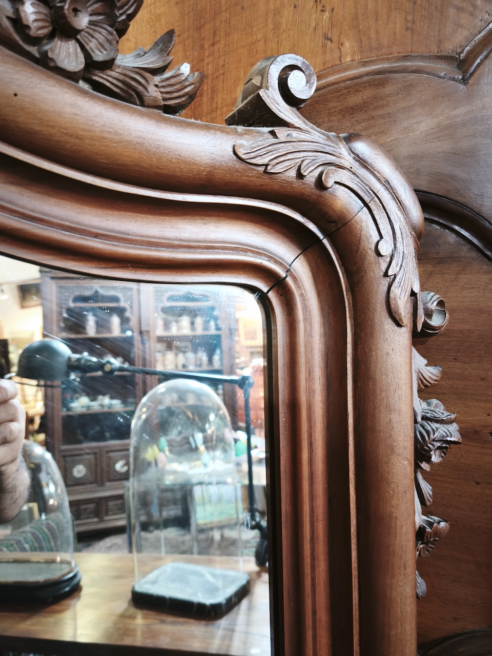 Miroir en Noyer de Style Rocaille Epoque fin XIXème – Image 2