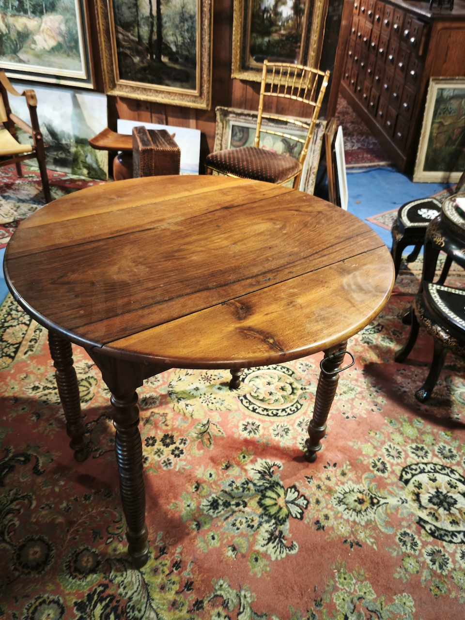 Table ronde Louis Philippe en Noyer Massif Epoque XIXème – Image 5
