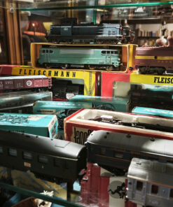 Trains Electriques Arrivage important Marklin, Fleischmann.... Locomotives et wagons - Nombreux accessoires – Image 6