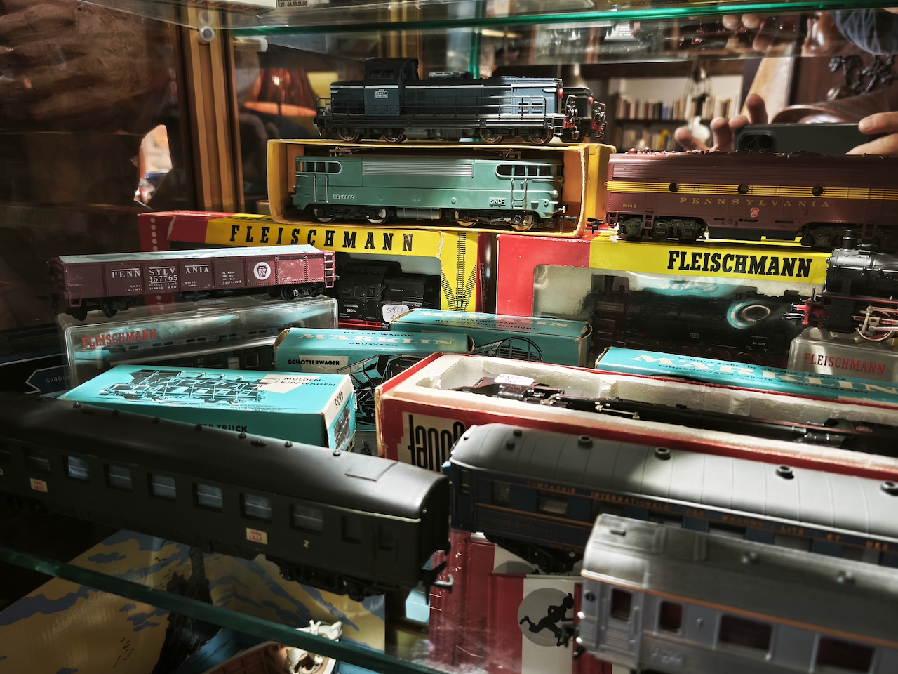 Trains Electriques Arrivage important Marklin, Fleischmann.... Locomotives et wagons - Nombreux accessoires – Image 6