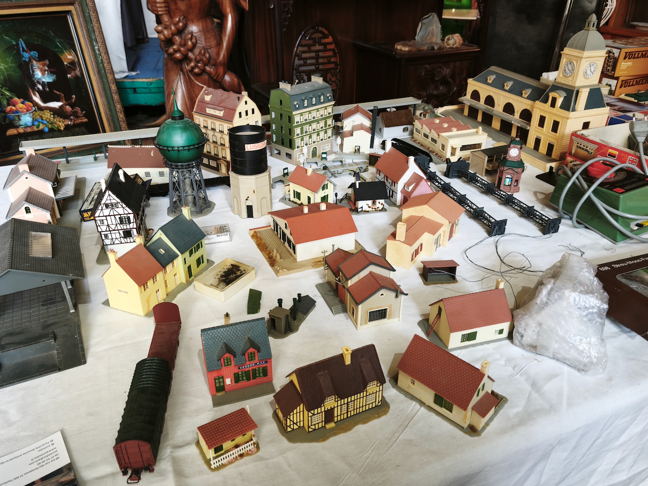 Trains Electriques Arrivage important Marklin, Fleischmann.... Locomotives et wagons - Nombreux accessoires – Image 8