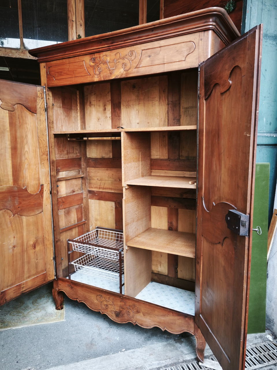 Armoire Style Louis XV en Merisier Massif Epoque XIXème – Image 4