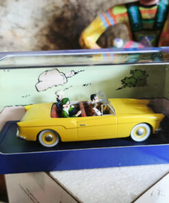 En voiture Tintin échelles 1/43e, éditées par Atlas / Moulinsart dans leurs boîtes bleues d'origine avec décors en fond de boîte – Image 16