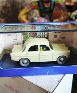 En voiture Tintin échelles 1/43e, éditées par Atlas / Moulinsart dans leurs boîtes bleues d'origine avec décors en fond de boîte – Image 22