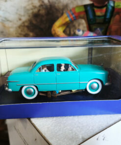 En voiture Tintin échelles 1/43e, éditées par Atlas / Moulinsart dans leurs boîtes bleues d'origine avec décors en fond de boîte – Image 31