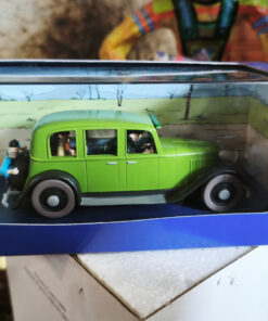 En voiture Tintin échelles 1/43e, éditées par Atlas / Moulinsart dans leurs boîtes bleues d'origine avec décors en fond de boîte – Image 34