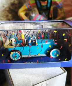 En voiture Tintin échelles 1/43e, éditées par Atlas / Moulinsart dans leurs boîtes bleues d'origine avec décors en fond de boîte – Image 44