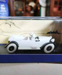 En voiture Tintin échelles 1/43e, éditées par Atlas / Moulinsart dans leurs boîtes bleues d'origine avec décors en fond de boîte – Image 54