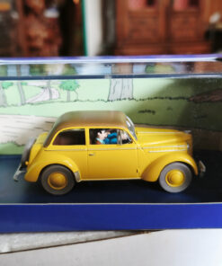 En voiture Tintin échelles 1/43e, éditées par Atlas / Moulinsart dans leurs boîtes bleues d'origine avec décors en fond de boîte – Image 59