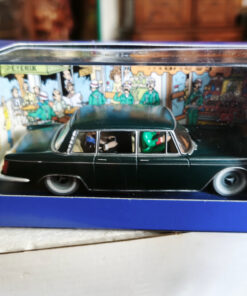 En voiture Tintin échelles 1/43e, éditées par Atlas / Moulinsart dans leurs boîtes bleues d'origine avec décors en fond de boîte – Image 61