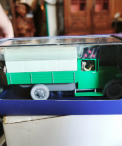 En voiture Tintin échelles 1/43e, éditées par Atlas / Moulinsart dans leurs boîtes bleues d'origine avec décors en fond de boîte – Image 63