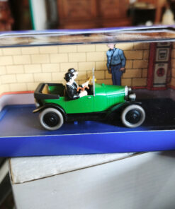 En voiture Tintin échelles 1/43e, éditées par Atlas / Moulinsart dans leurs boîtes bleues d'origine avec décors en fond de boîte – Image 65