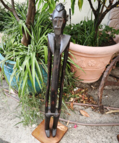Alternative view of Statues Anthropomorphes Africaines (couple)