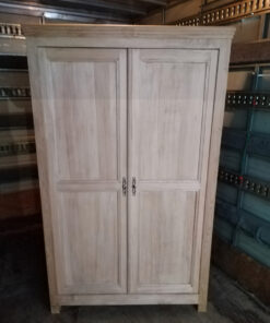 armoire parisienne