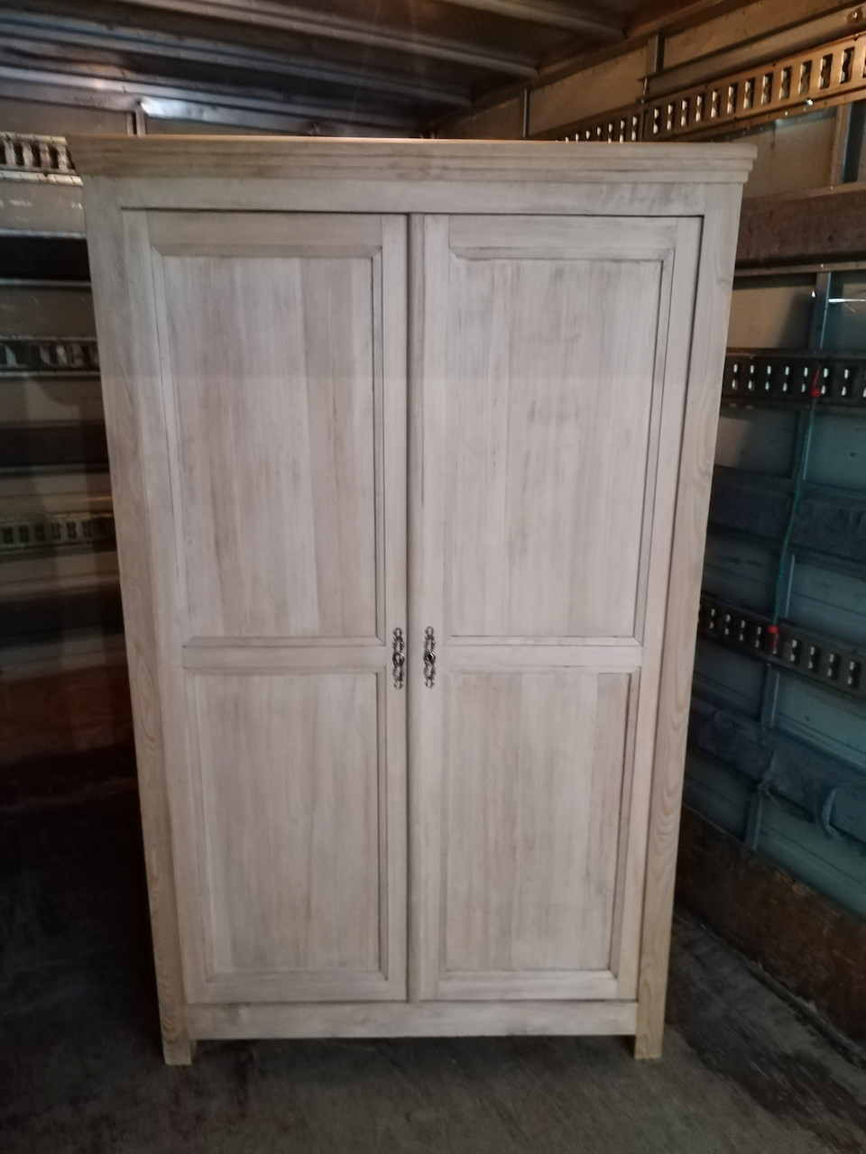armoire parisienne